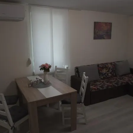 луксозен двустаен апартамент лермонтов 48 3* Burgas